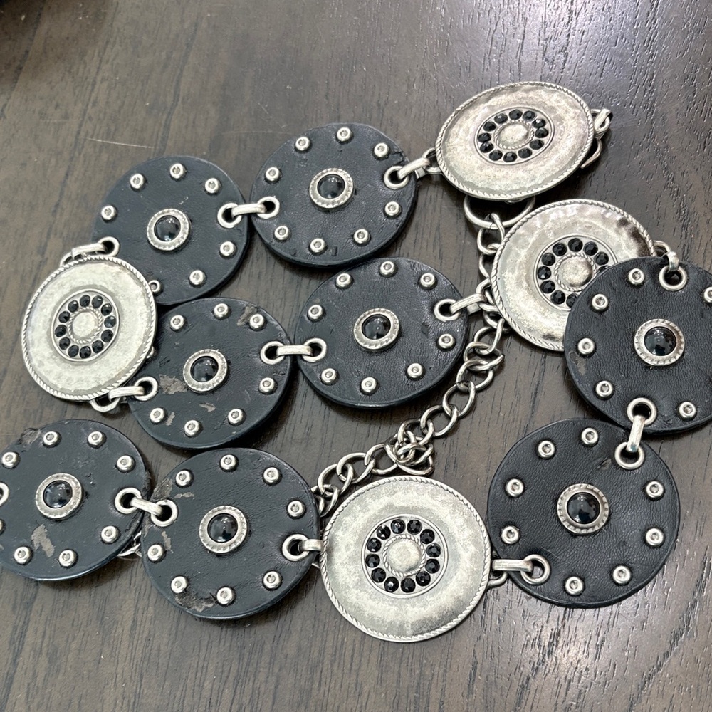 Black and Silver Circle Link Belt